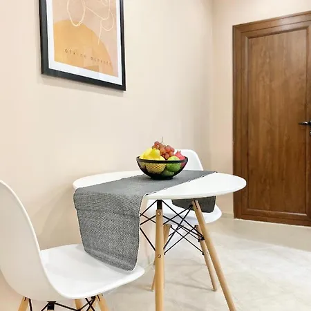 For 4 Guests Next To Mall & Free Street Parking * Stara Zagora