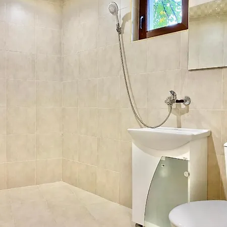 Appartement For 4 Guests Next To Mall & Free Street Parking Stara Zagora