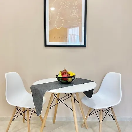 דירה For 4 Guests Next To Mall & Free Street Parking סטרה זגורה