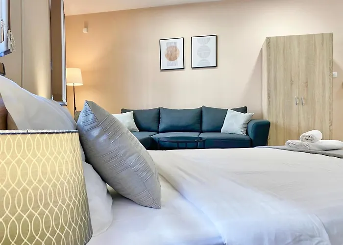 For 4 Guests Next To Mall & Free Street Parking Stara Zagora