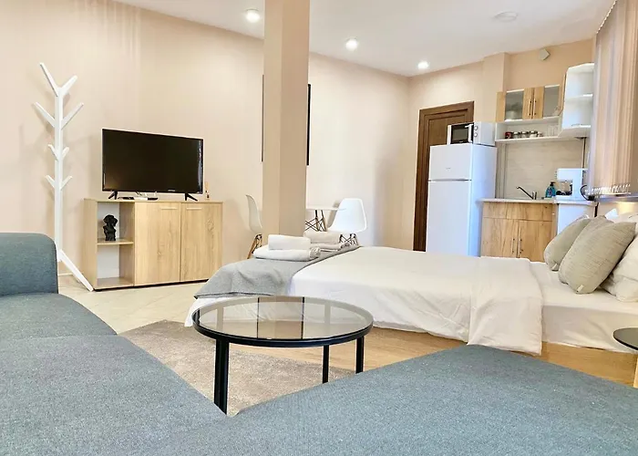 For 4 Guests Next To Mall & Free Street Parking Appartement *